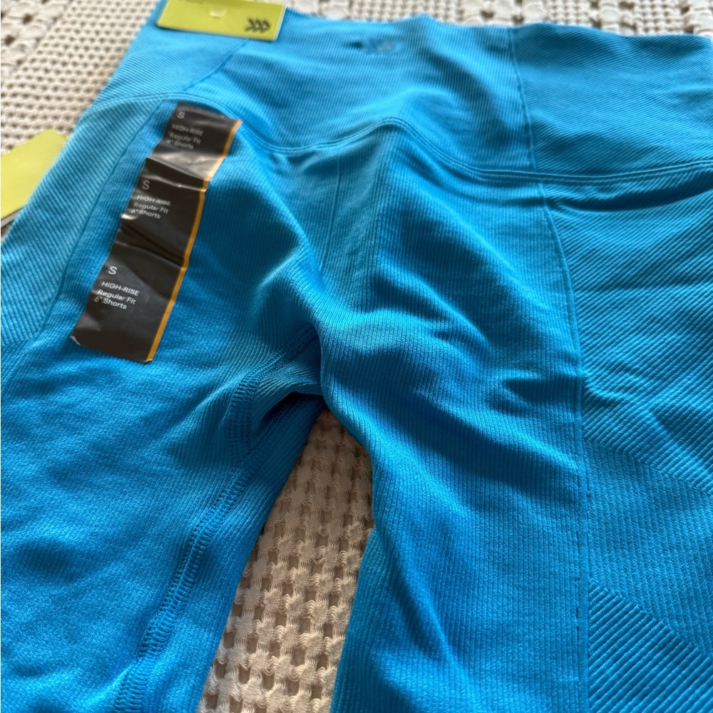 NEW All in Motion Women's Blue Seamless Bike Shorts - Picture 6 of 6